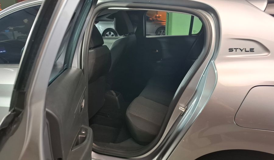 Peugeot 208 1.6L STYLE Hatchback 2023