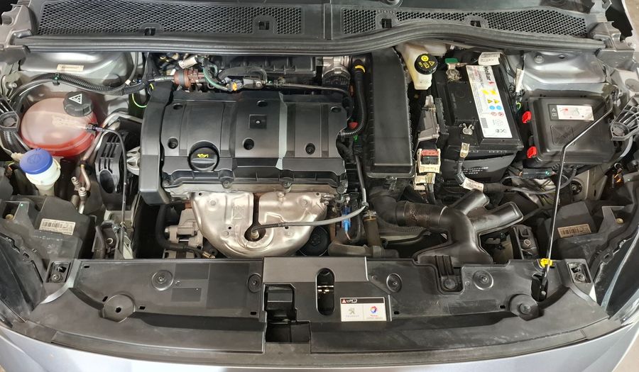 Peugeot 208 1.6L STYLE Hatchback 2023