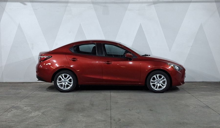 Toyota Yaris 1.5 R XLE AT Sedan 2017