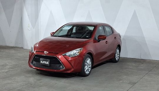 Toyota • Yaris