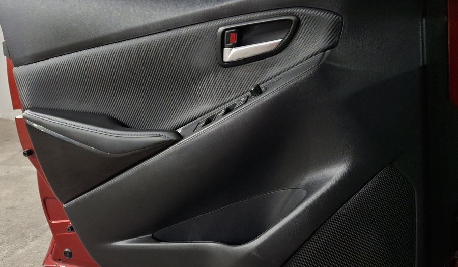 Toyota Yaris 1.5 R XLE AT Sedan 2017