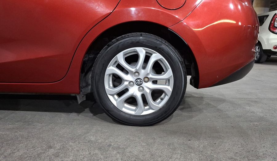 Toyota Yaris 1.5 R XLE AT Sedan 2017