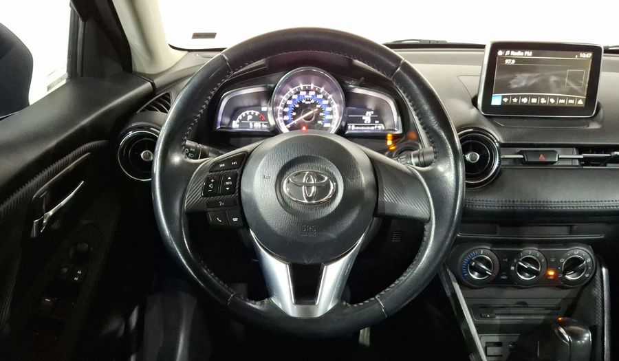Toyota Yaris 1.5 R XLE AT Sedan 2017