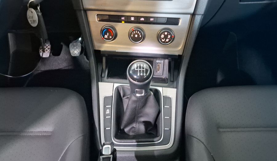 Volkswagen Golf 1.4 TSI COMFORLINE MT Hatchback 2015