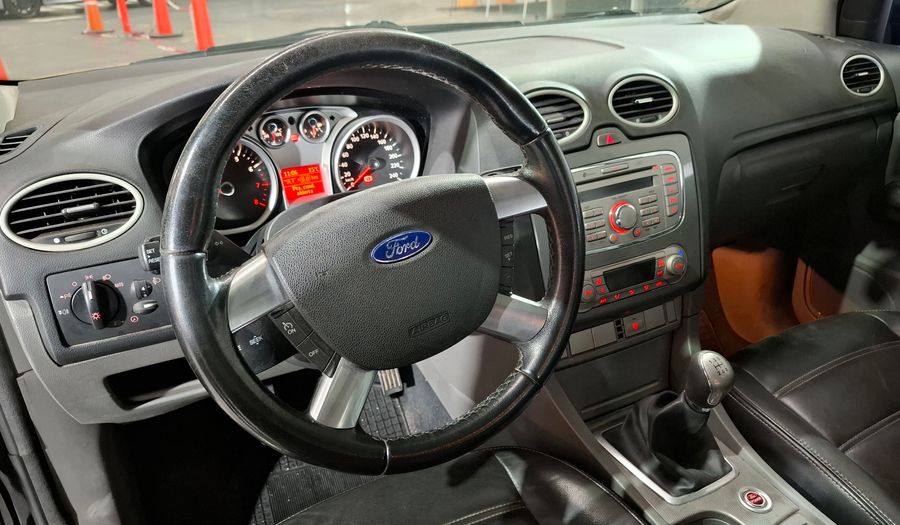 Ford Focus Ii 2.0 GHIA Hatchback 2011