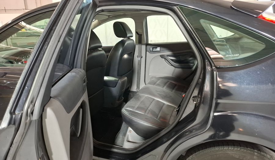Ford Focus Ii 2.0 GHIA Hatchback 2011