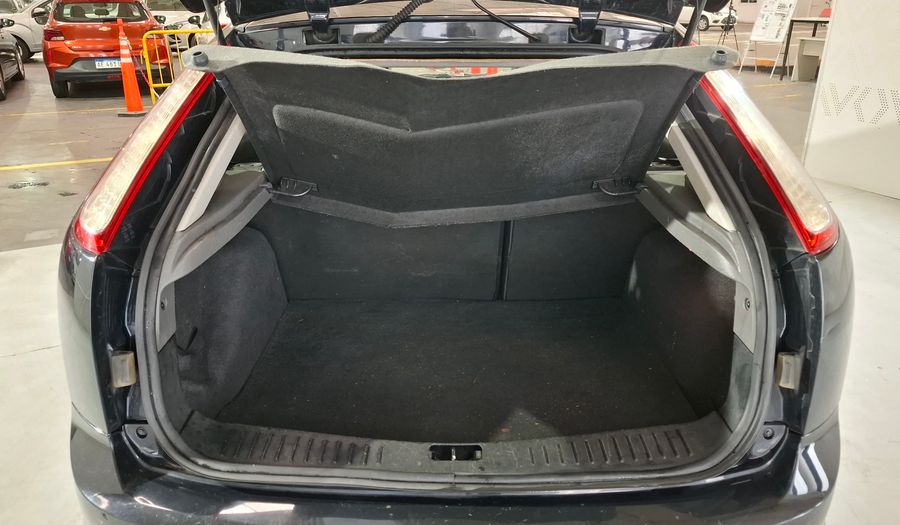 Ford Focus Ii 2.0 GHIA Hatchback 2011