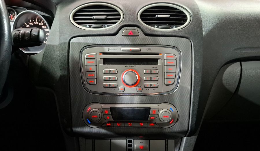 Ford Focus Ii 2.0 GHIA Hatchback 2011