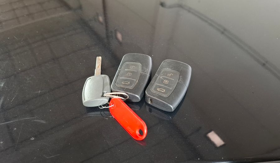 Ford Focus Ii 2.0 GHIA Hatchback 2011