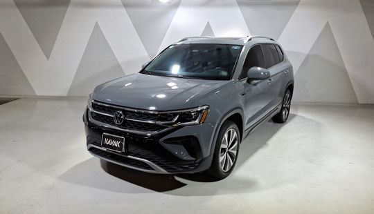 2021 • 45,525 km • Automático