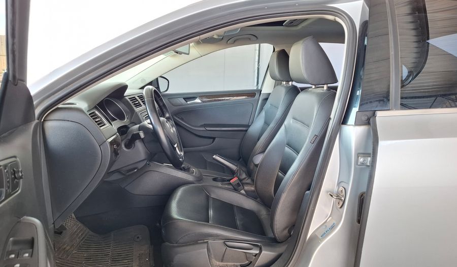 Volkswagen Vento 2.5 LUXURY TIPTRONIC Sedan 2015