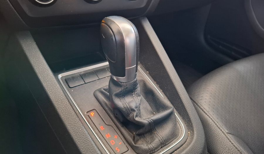 Volkswagen Vento 2.5 LUXURY TIPTRONIC Sedan 2015