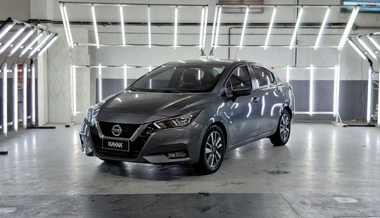 Nissan • Versa