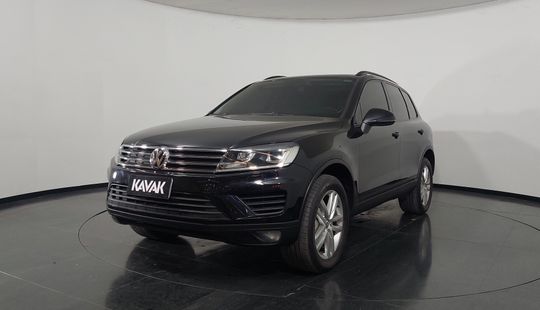 Volkswagen • Touareg