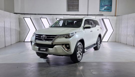 Toyota • SW4