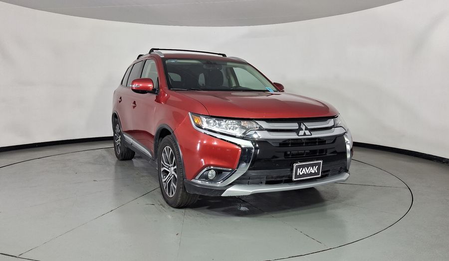 Mitsubishi Outlander 2.4 SE + Suv 2016