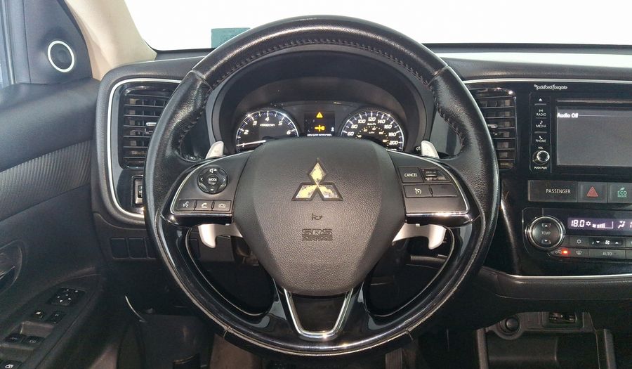 Mitsubishi Outlander 2.4 SE + Suv 2016