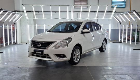 Nissan • Versa