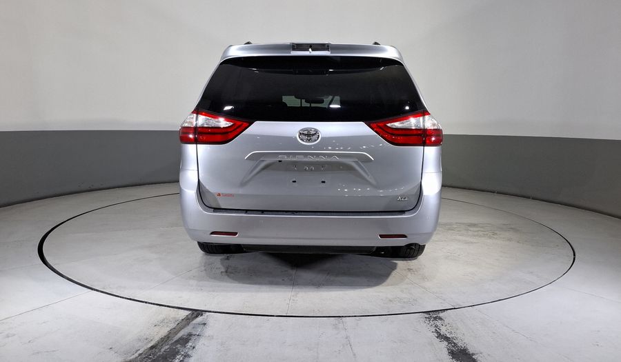 Toyota Sienna 3.5 XLE PIEL AUTO Minivan 2019