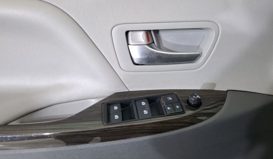 Toyota Sienna 3.5 XLE PIEL AUTO Minivan 2019