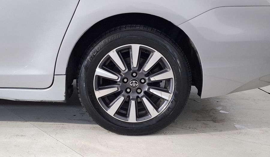 Toyota Sienna 3.5 XLE PIEL AUTO Minivan 2019