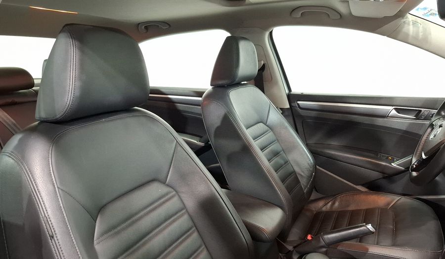 Volkswagen Passat 2.5 HIGHLINE Sedan 2016