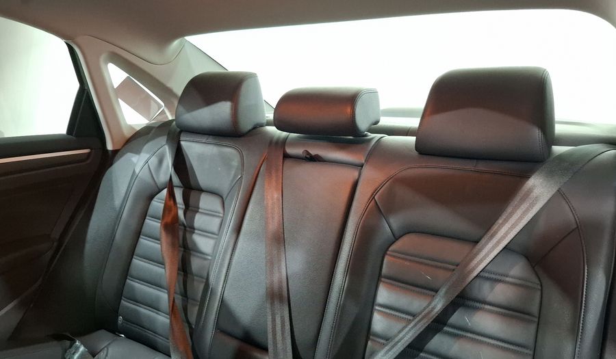 Volkswagen Passat 2.5 HIGHLINE Sedan 2016