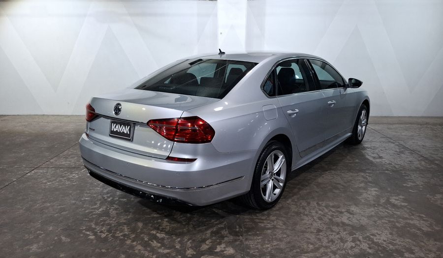 Volkswagen Passat 2.5 HIGHLINE Sedan 2016