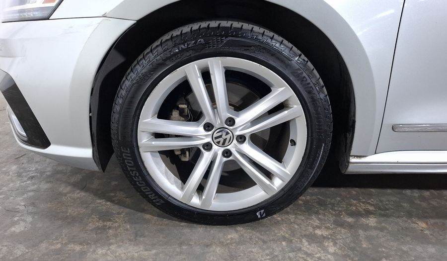 Volkswagen Passat 2.5 HIGHLINE Sedan 2016