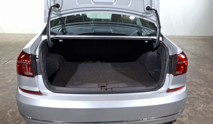 Volkswagen Passat 2.5 HIGHLINE Sedan 2016