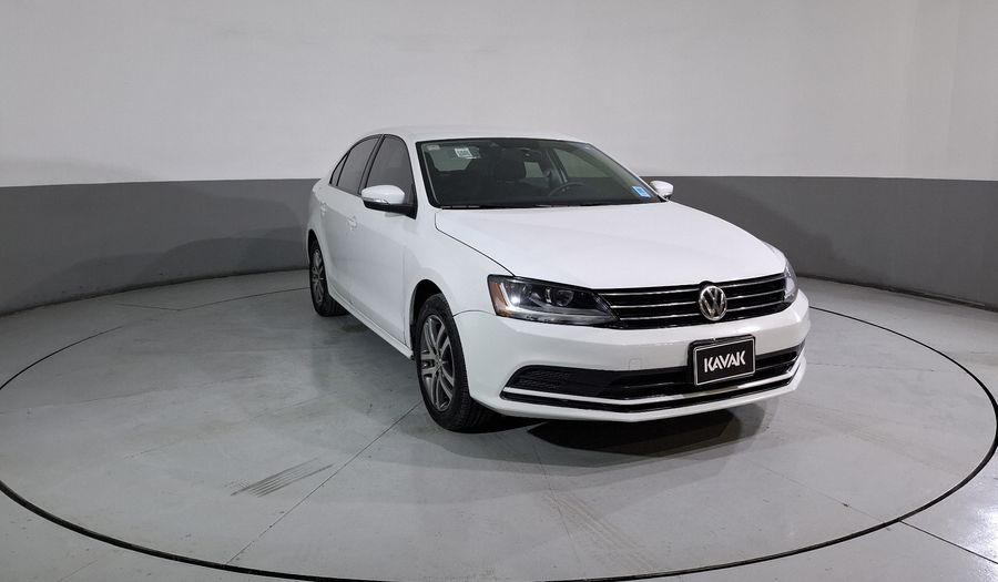 Volkswagen Jetta 2.5 TRENDLINE TIP. Sedan 2017