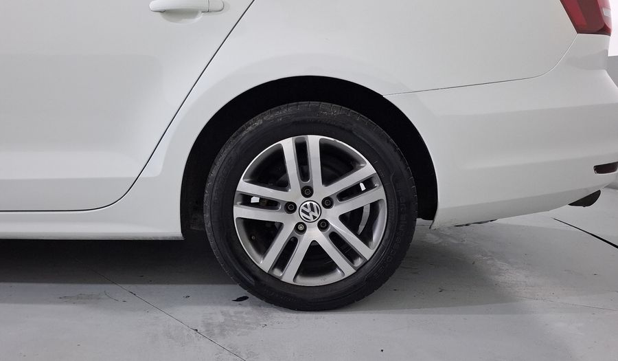 Volkswagen Jetta 2.5 TRENDLINE TIP. Sedan 2017
