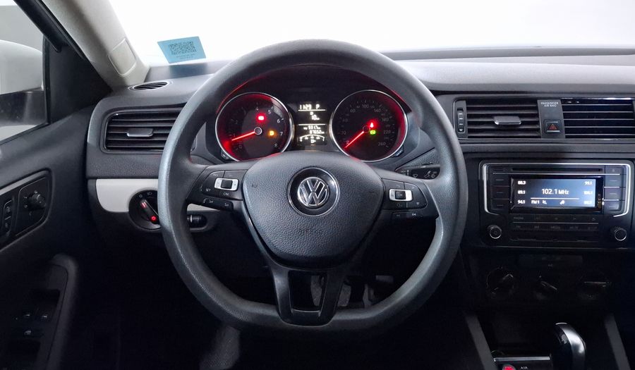 Volkswagen Jetta 2.5 TRENDLINE TIP. Sedan 2017