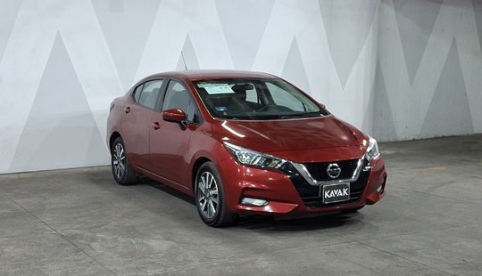 Nissan • Versa