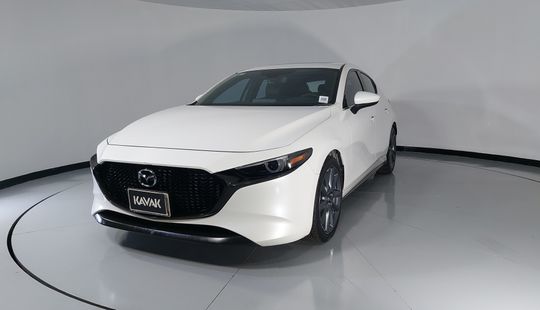 2020 • 65,120 km • Automático