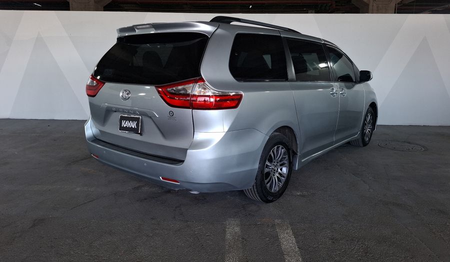 Toyota Sienna 3.5 XLE AUTO Minivan 2020