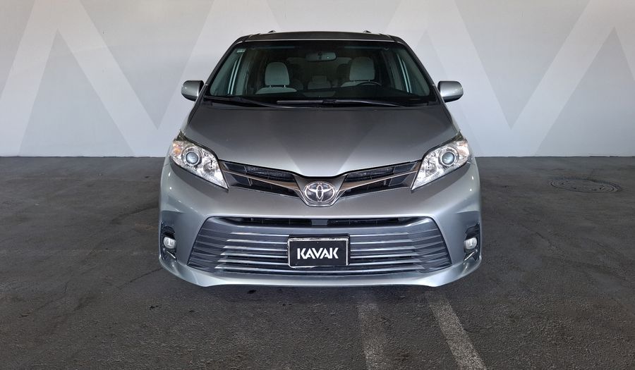 Toyota Sienna 3.5 XLE AUTO Minivan 2020
