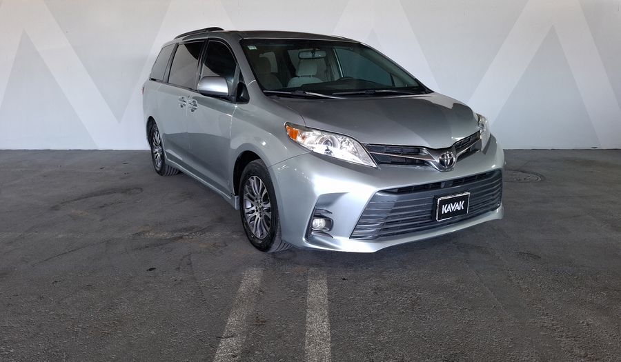 Toyota Sienna 3.5 XLE AUTO Minivan 2020