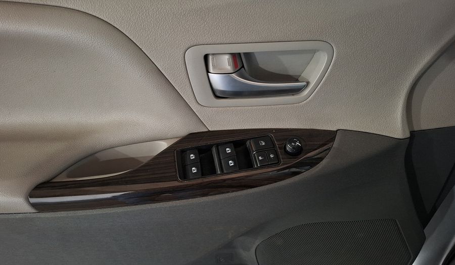 Toyota Sienna 3.5 XLE AUTO Minivan 2020