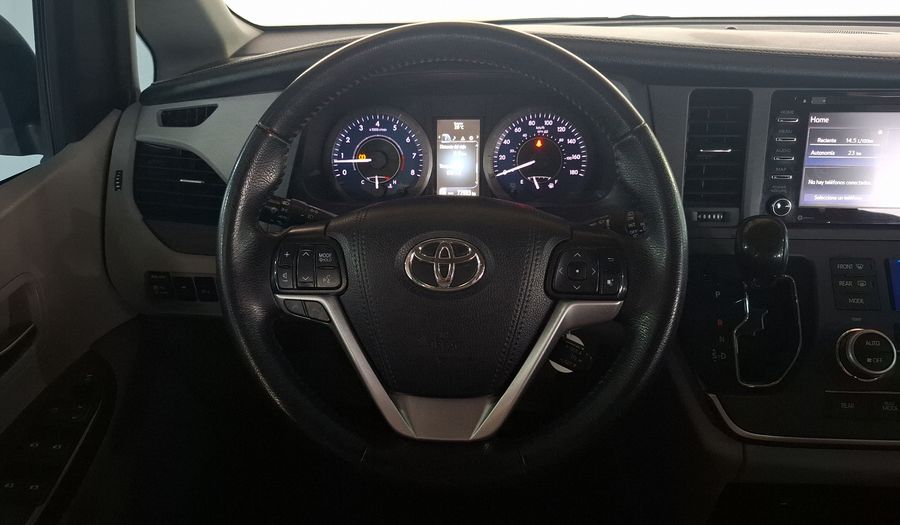 Toyota Sienna 3.5 XLE AUTO Minivan 2020