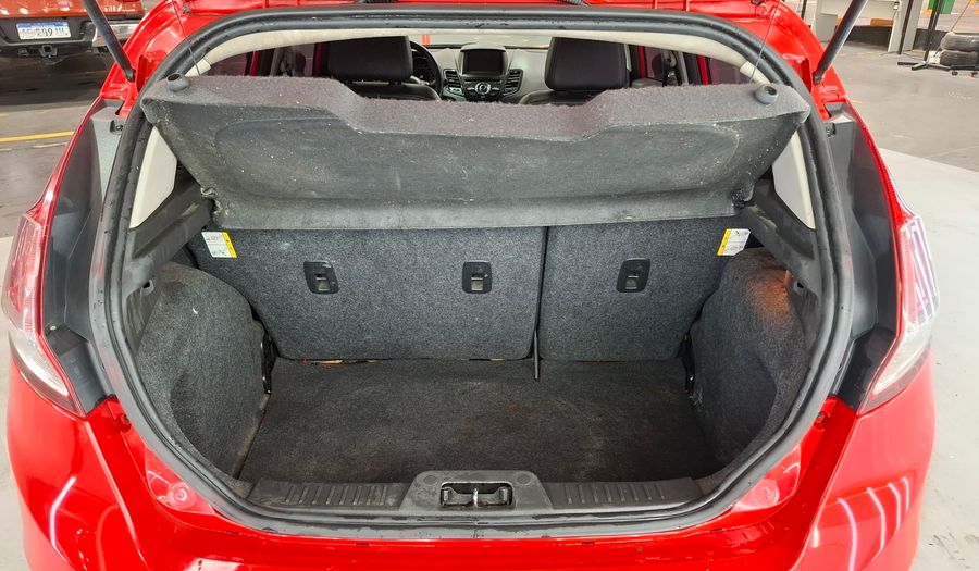 Ford Fiesta Kinetic Design 1.6 16V TITANIUM Hatchback 2014