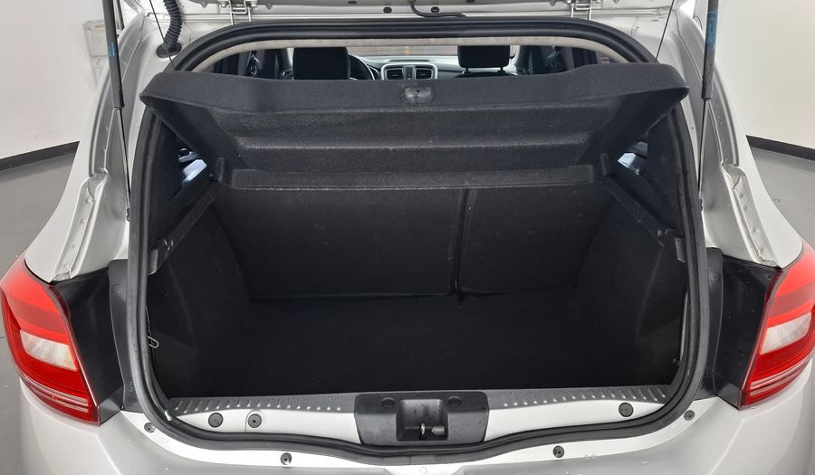Renault Sandero 1.6 PRIVILEGE Hatchback 2017