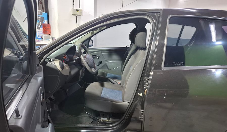 Renault Sandero 1.6 16V Hatchback 2010