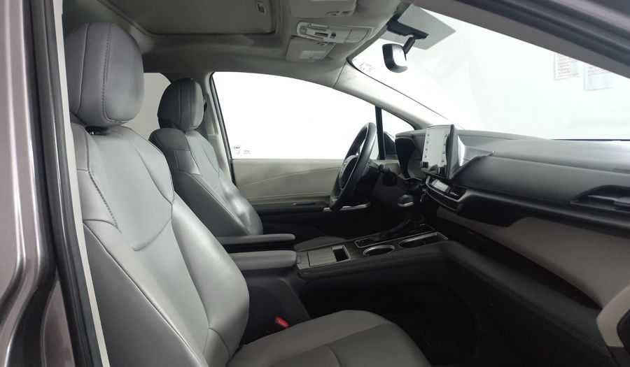 Toyota Sienna 2.5 HEV XLE PIEL AUTO Minivan 2021