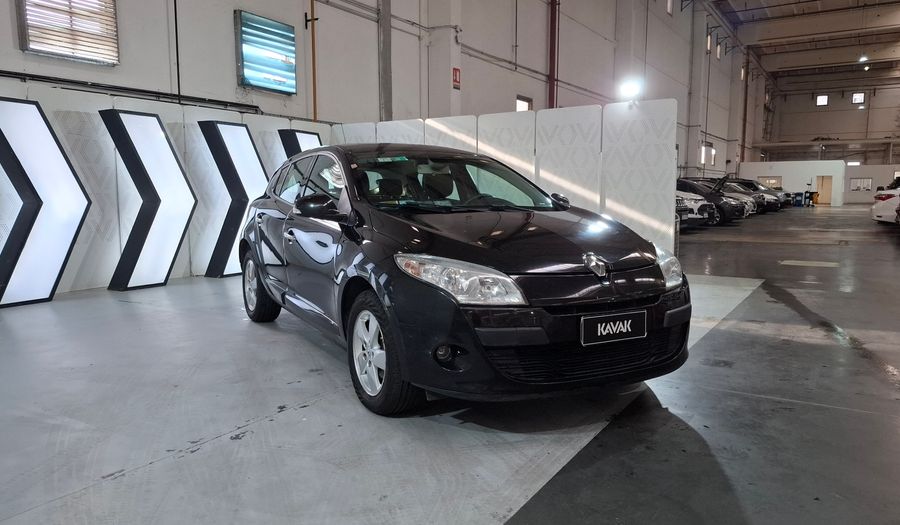 Renault Megane 2.0 MEGANE III LUXE Hatchback 2011