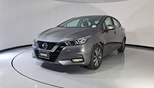 Nissan • Versa