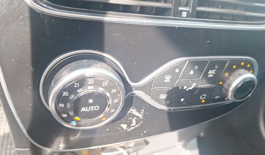 Renault Clio 1.2 EXPRESSION Hatchback 2017