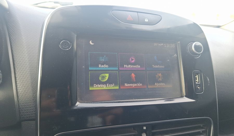 Renault Clio 1.2 EXPRESSION Hatchback 2017