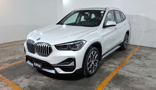 2022 • 57,100 km • Automático