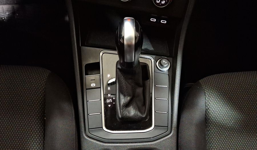 Volkswagen Jetta 1.6 STARTLINE AUTO Sedan 2020